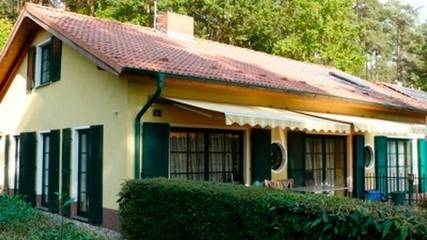 Ferienhaus für 7 Personen, mit Sauna und Terrasse sowie Seeblick und Garten, kinderfreundlich in Jabel