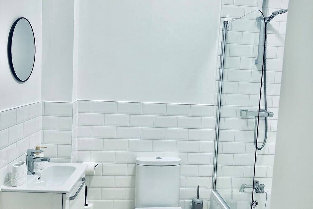 Ganze Wohnung, 2 Bedroom Cosy Apartment in Strood High Street. in Rochester, Kent Downs