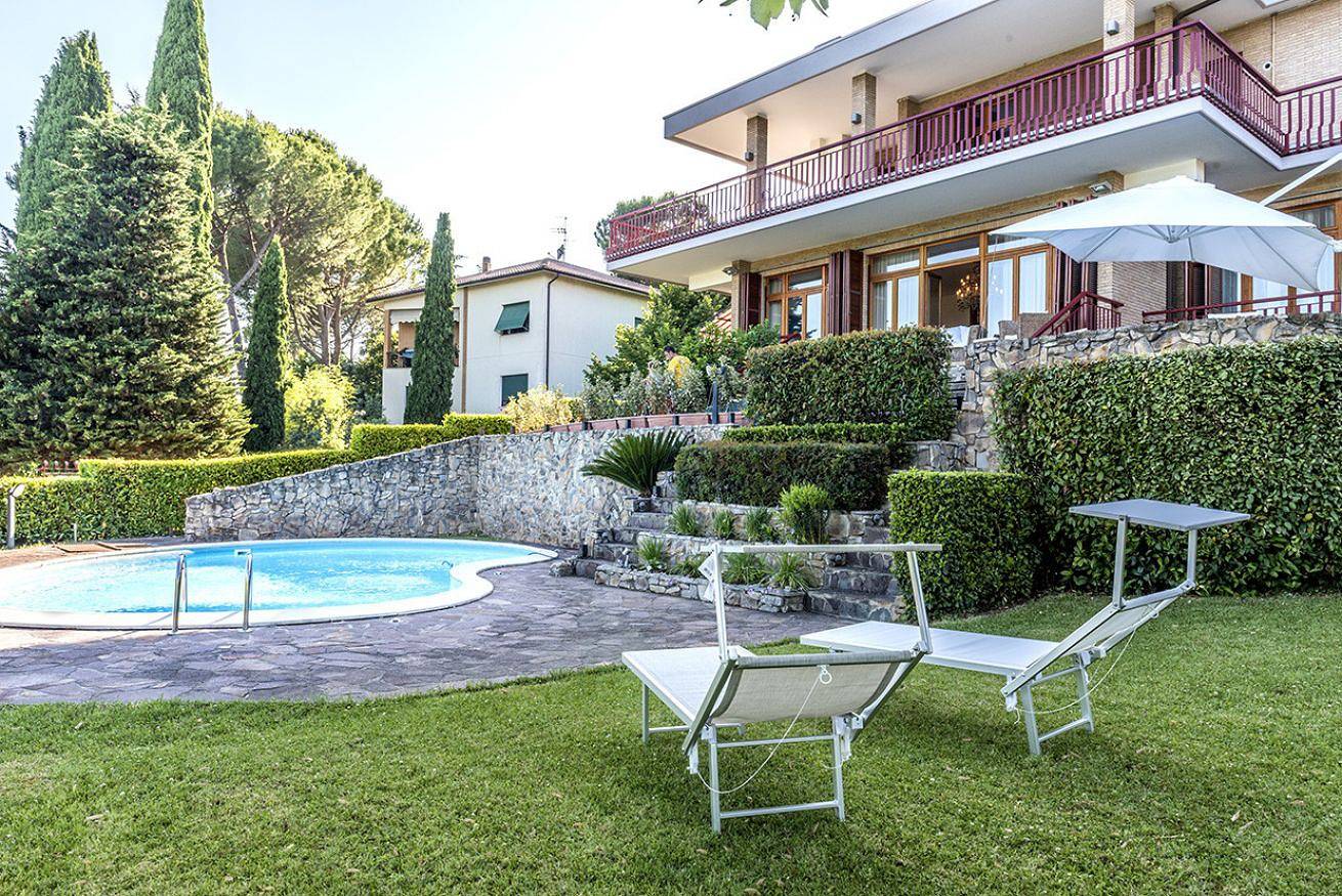 Ganze Wohnung, Mia House Garden - Macerata, portion of a villa with swimming pool in Macerata, Macerata Provinz