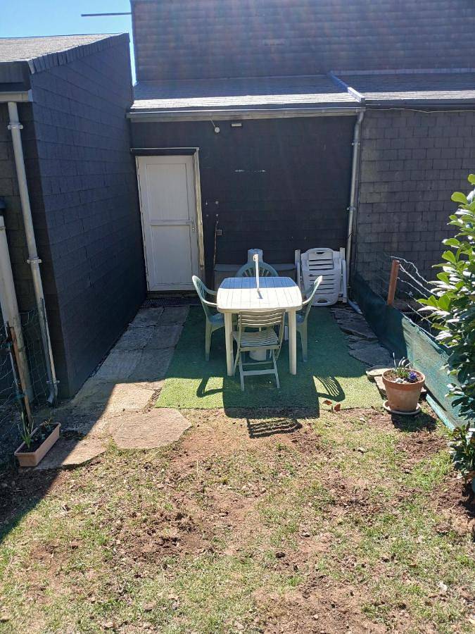 Location de vacances pour 4 personnes, avec vue ainsi que terrasse et jardin dans La Banne d'Ordanche - 3