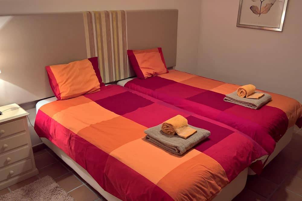Ganze Wohnung, Luxus-Wohnung im Erdgeschoss w / Garten in Praia del Rey nur ab 600 € pro Woche in Amoreira, Leiria District