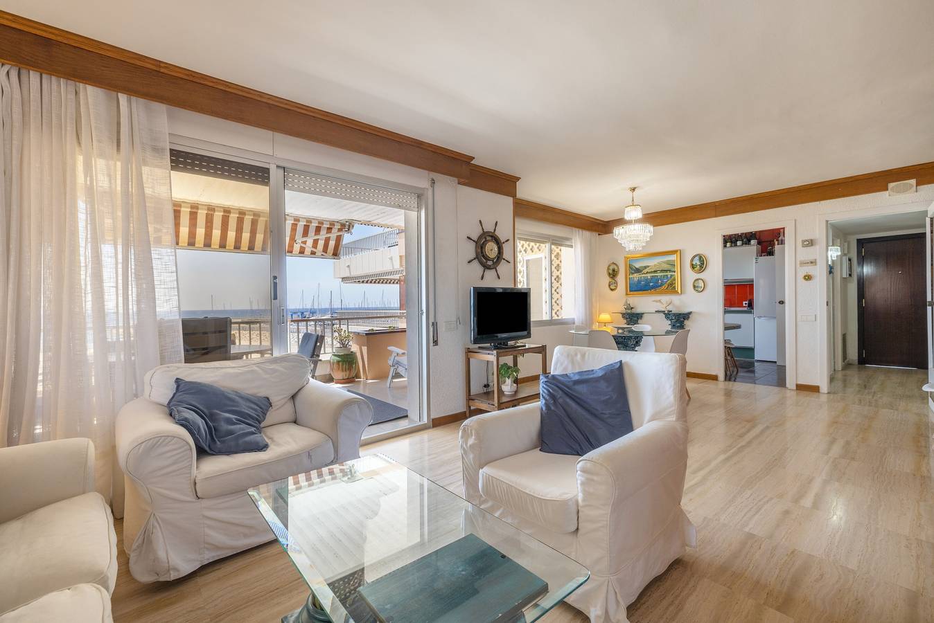 Appartement entier, Appartement 'En Primera Línea De Mar' avec vue sur la mer, piscine partagée et Wi-Fi in Platja de Cal Guinovart (el Vendrell), Roda de Berà