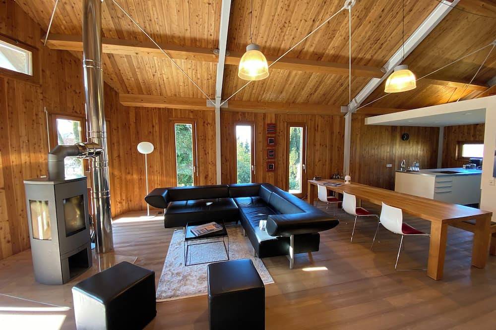 Sonnenchalet: Luxus-Chalet mit Terrasse, Kaminofen & Wlan in Bodman-Ludwigshafen in Bodman-Ludwigshafen, Landkreis Konstanz