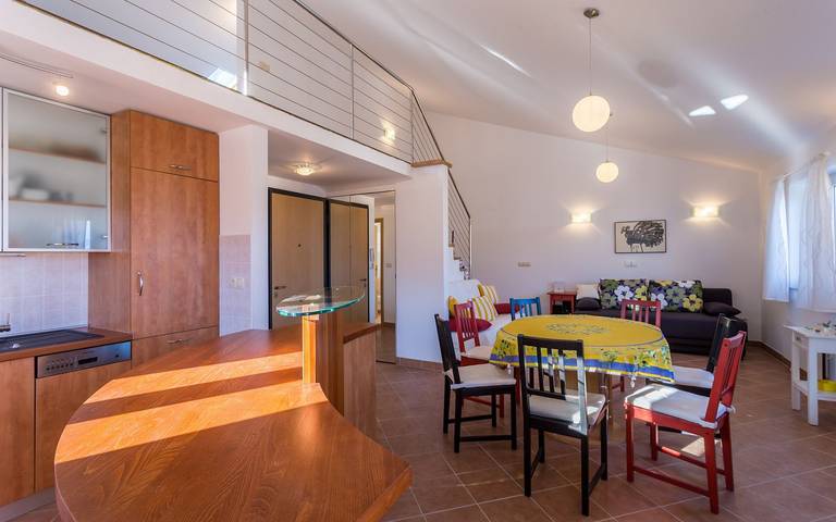 Ganze Wohnung, Nur 200 Meter zum tollen Strand in Baska in Vela plaža, Baska