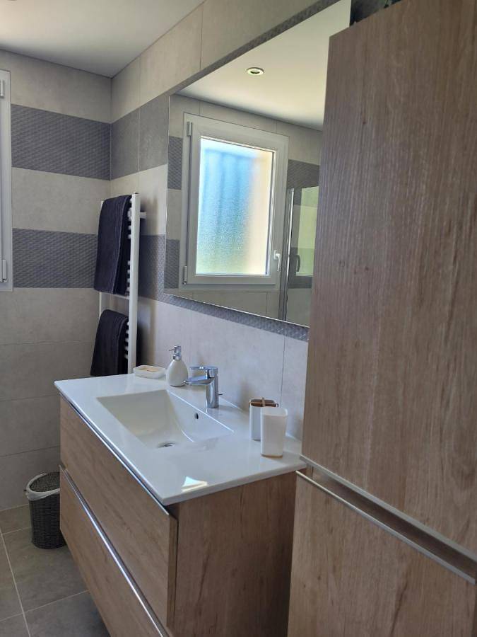 Three-Bedroom House in Mosles, Région de Bayeux