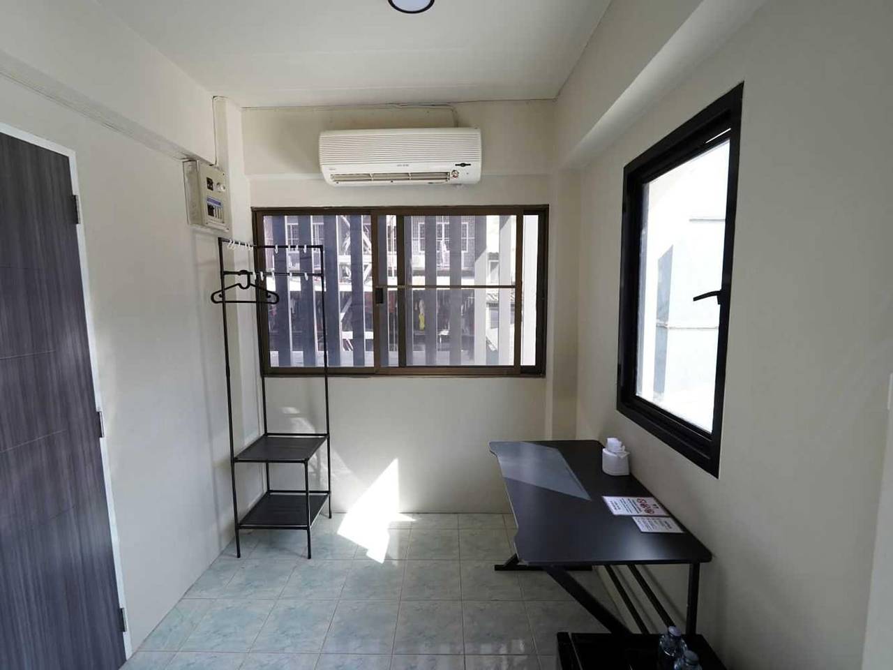 Moderner Twin Haven | Komfort im Herzen Huaikwang in Bangkok, Thailand