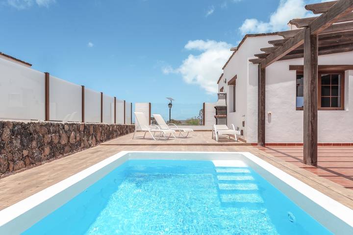 Casa de férias mediterrânica "Casa Sandri" com vista para o mar, vista para a montanha in Villaverde, La Oliva