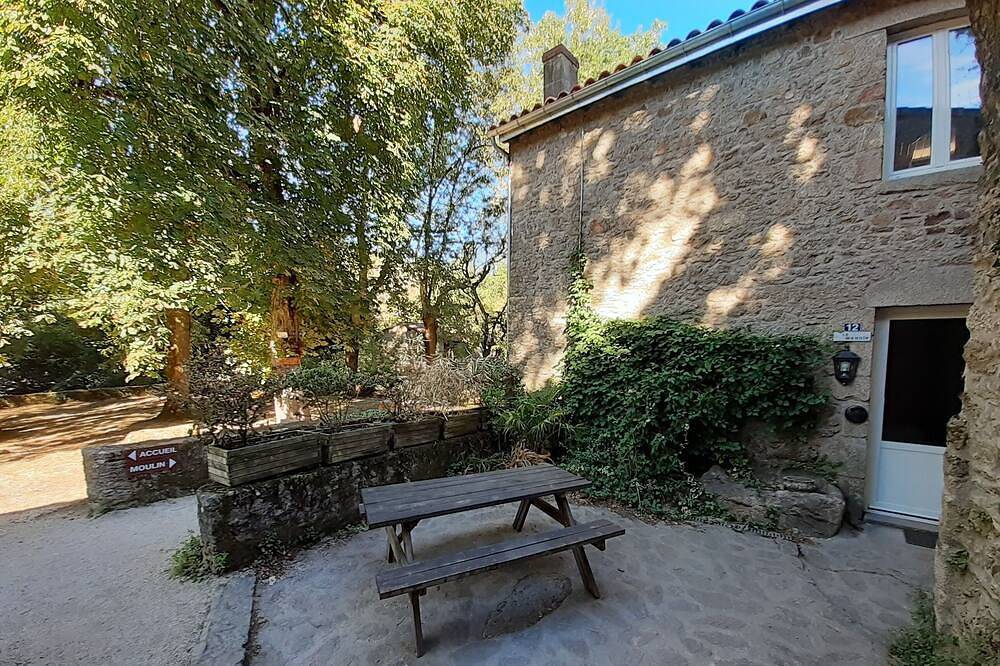 Gîte \"Manoir\" avec jardin en bord de rivière, à côté de Clisson in Gétigné, Région de La Roche-sur-Yon