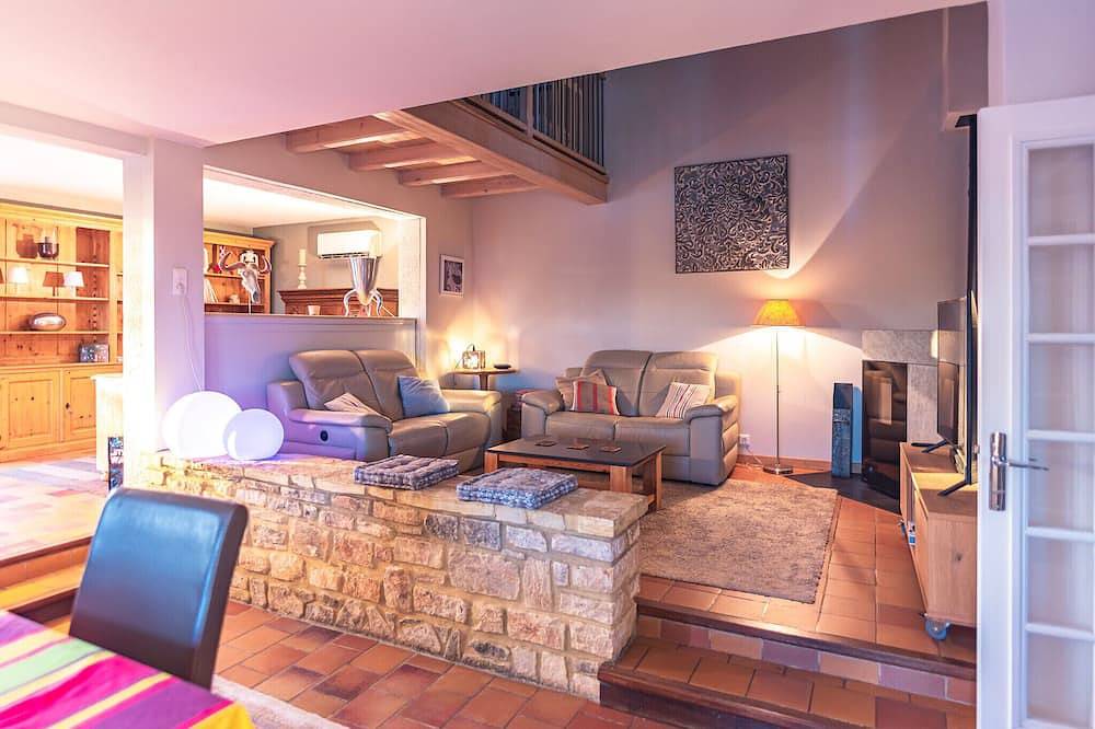 Villa de standing avec grande piscine privée climatisée et terrain de tennis in Montclus, Région de Nîmes