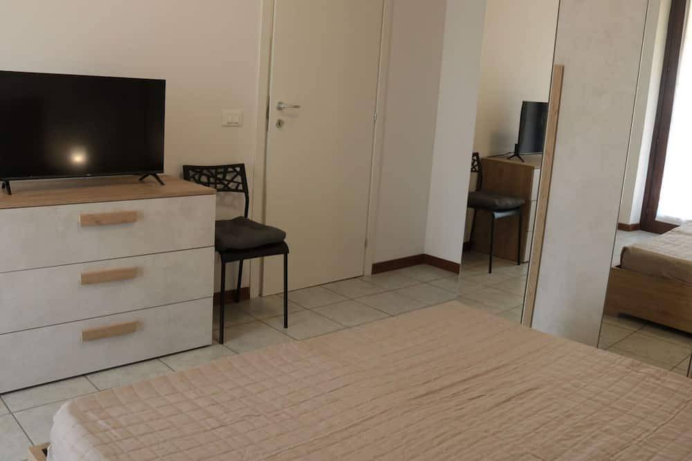 Ganze Wohnung, Herrliche Wohnung für 4 Leute mit Pool,  W-Lan, Klimaanlage, Tv, Terrasse und Haustiere erlaubt in Colà, Lazise