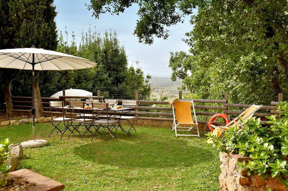 Villa mit Pool, umzäunten Garten und wunderschönem Meerblick in Casale Marittimo, Etruskische Küste