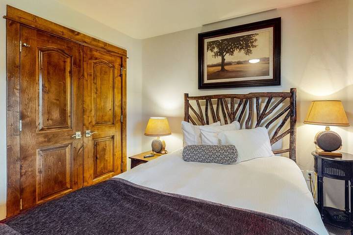 Vacation home for 6 people, with hot tub and balcony as well as pool in Breckenridge