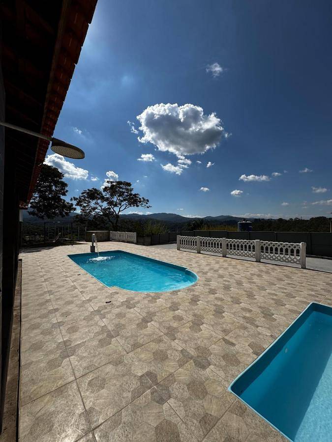 Casas e apartamentos de temporada para 20 pessoas em Arujá