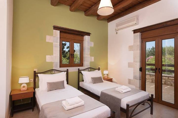 Koules Estate-Helianthus, with Pool & BBQ,an Agricultural barn for Nature lovers in Rethymno und Umgebung