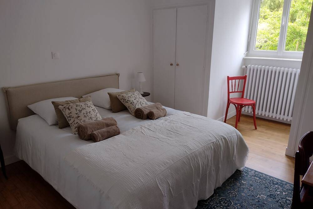 Quiet house in a large park. Close to the coast and shops! in Lamballe, Côtes-d'Armor