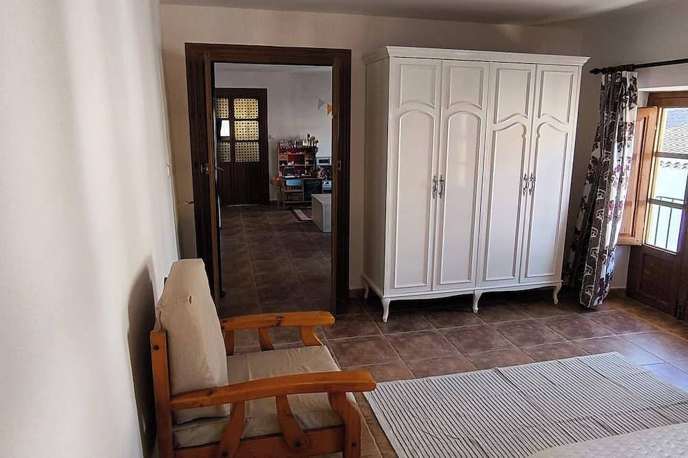 Apartamento entero, Apartamento independiente en casa familiar. En pleno centro del pueblo. in Vélez-Rubio, Provincia de Almería