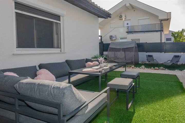 Villa pour 5 personnes avec balcon/terrasse in Vir