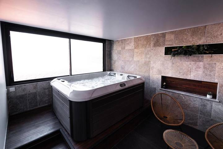 Appartement de vacances pour 2 personnes, avec Jacuzzi ainsi que Sauna et Vue à Blagnac