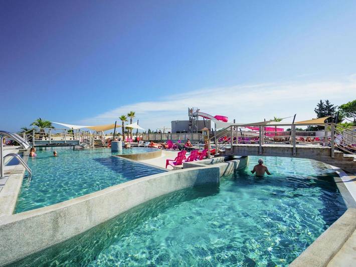 Camping voor 6 personen, with Whirlpool and Terras as well as Zwembad in Sérignan