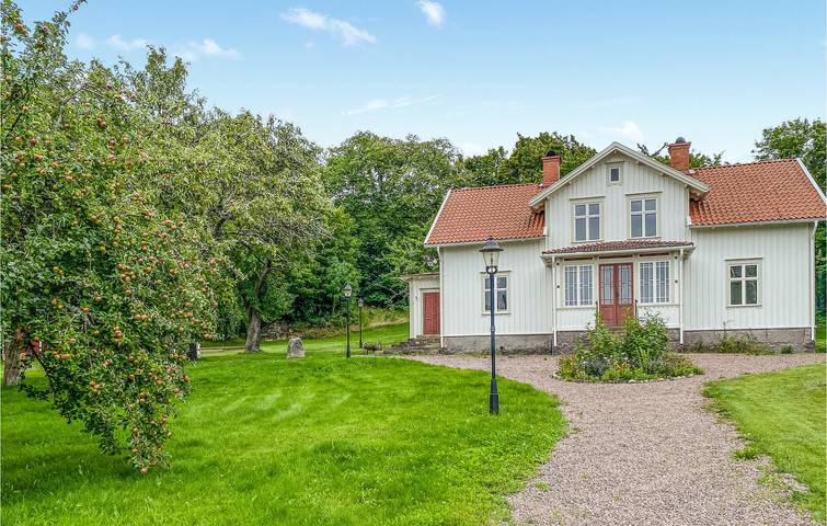 Ferienhaus für 8 Personen, mit Terrasse und Garten in Ödeshög