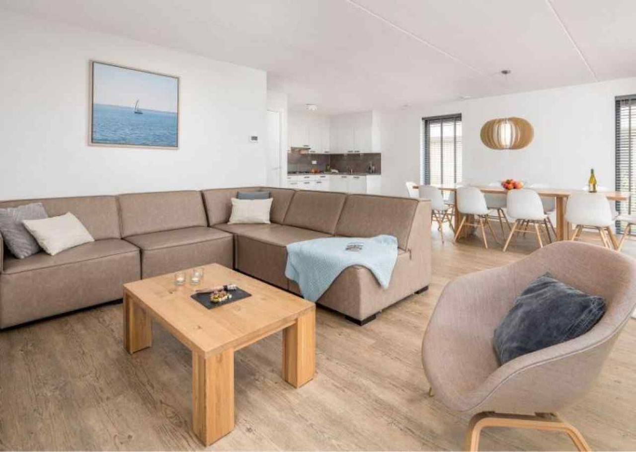 Freistehende Wellness-Ferienvilla für 10 Personen mit 3 Badezimmern. in Tholen, Niederländische Nordsee