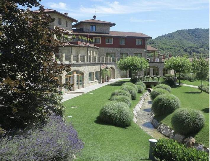 Appartamento per 8 persone, con sauna e idromassaggio nonché piscina e giardino in Palazzago