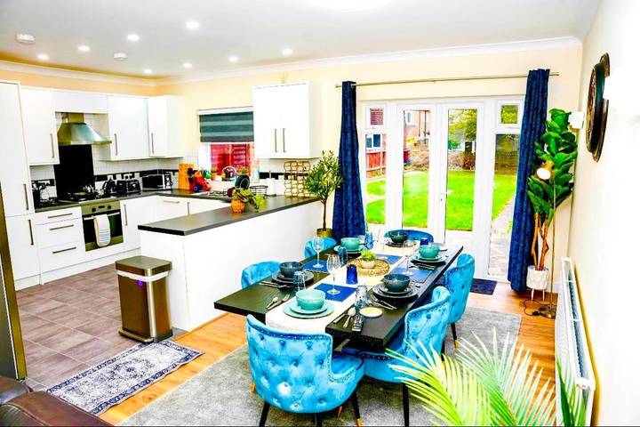 Holiday home for 6 people, with garden in Hounslow