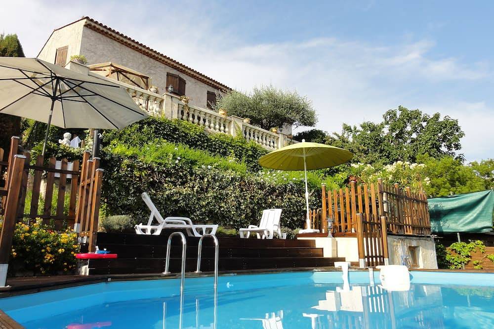 Villa climatisée avec piscine privée et jardin, à 5 km de la mer in Saint-Laurent-du-Var, Région de Cannes