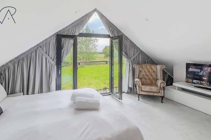 Grange Rénovée 5 Chambres à Dorney - Par Tempstay in Burnham, Buckinghamshire