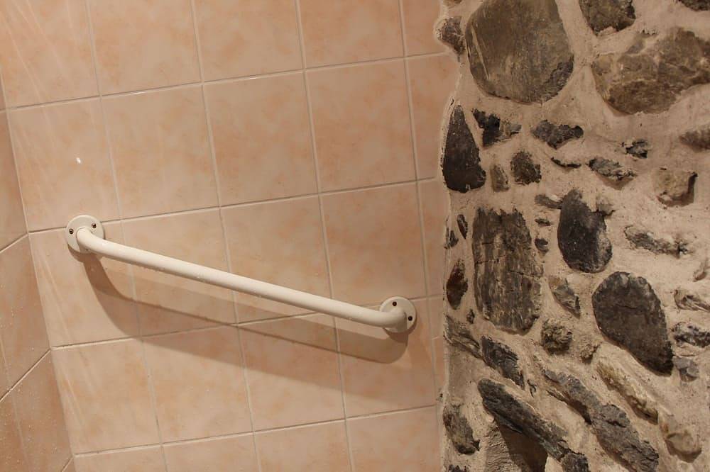 Appartement entier, T2 40M2 classé 2** proche de la télécabine, idéal pour une cure thermale in Brides-les-Bains, Massif de la Vanoise