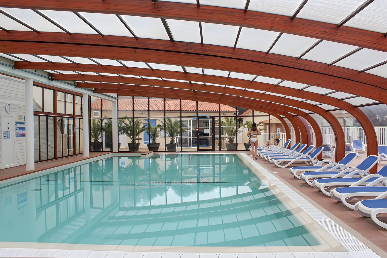 Cayola 20 – Moderner Mobilheim mit beheiztem, überdachtem Gemeinschaftspool in Château-d'Olonne, Les Sables-d'Olonne