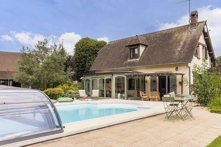 Location de vacances pour 15 personnes, avec Jardin et Piscine dans Cailly-sur-Eure