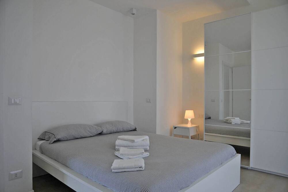 Villa Micol 10+4 P, by Villasretreats, w/Pool, A/C, Bbq near to the beach in Ameglia, Ameglia Municipality