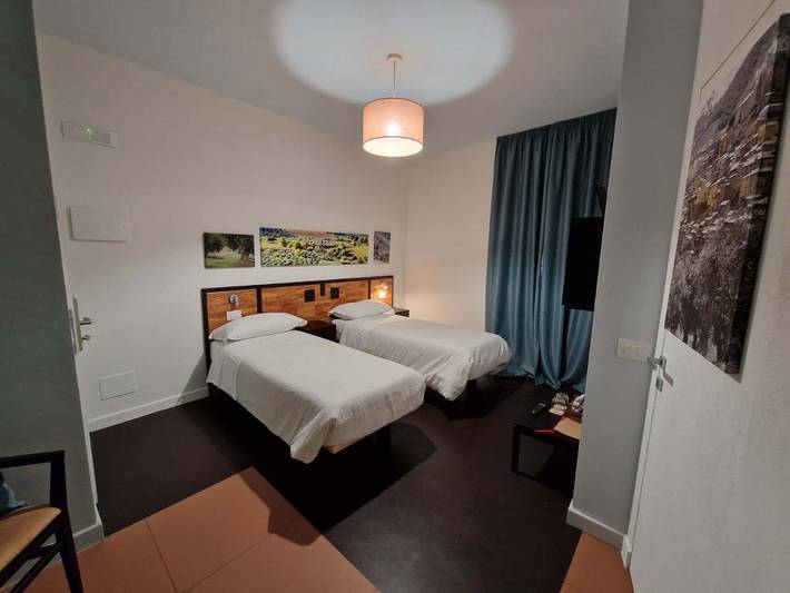 Hôtel pour 2 personnes, avec jardin et vue à Cori - 2