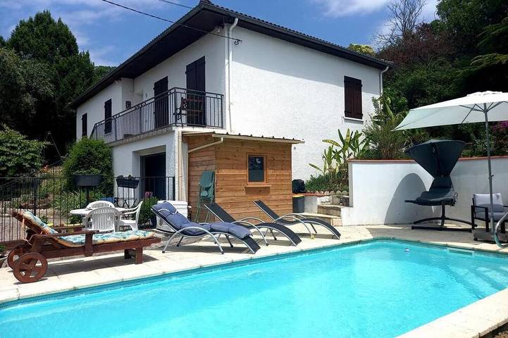 Location de vacances pour 4 personnes, avec jardin à Colayrac-Saint-Cirq