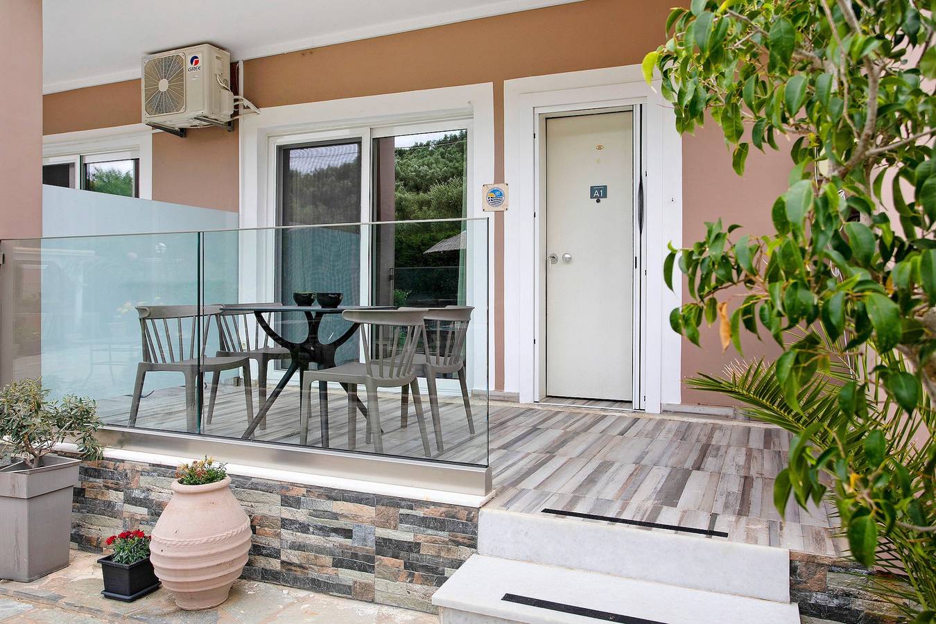 Entire apartment, Holiday Apartment "Villa Dionysia Apartment A1" with Shared Pool & Wi-Fi in Alykanas, Alykes