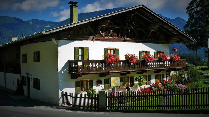 Ferienwohnung für 2 Personen, mit Balkon und Garten in den Ammergauer Alpen