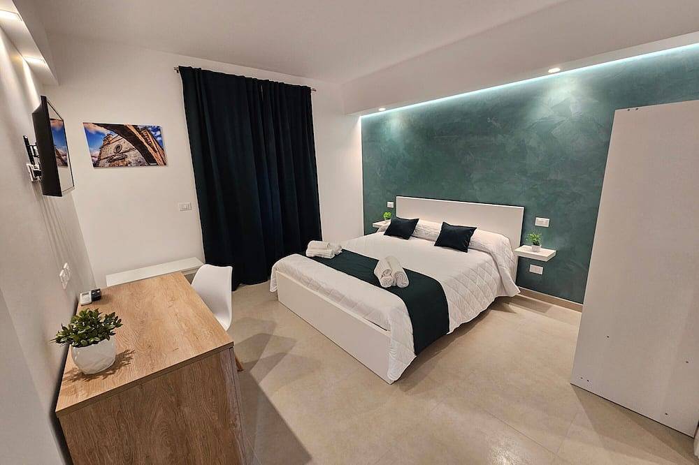 Bed and Breakfast Aura Beb - Doble con Balcón in Pachino, Provincia de Siracusa