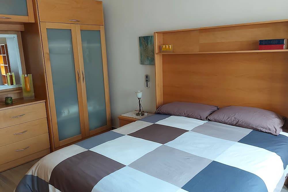 Ganze Wohnung, Ample and Modern Penthouse, 2nd floor, 3 bedroom with field view. in Kercem, Gozo