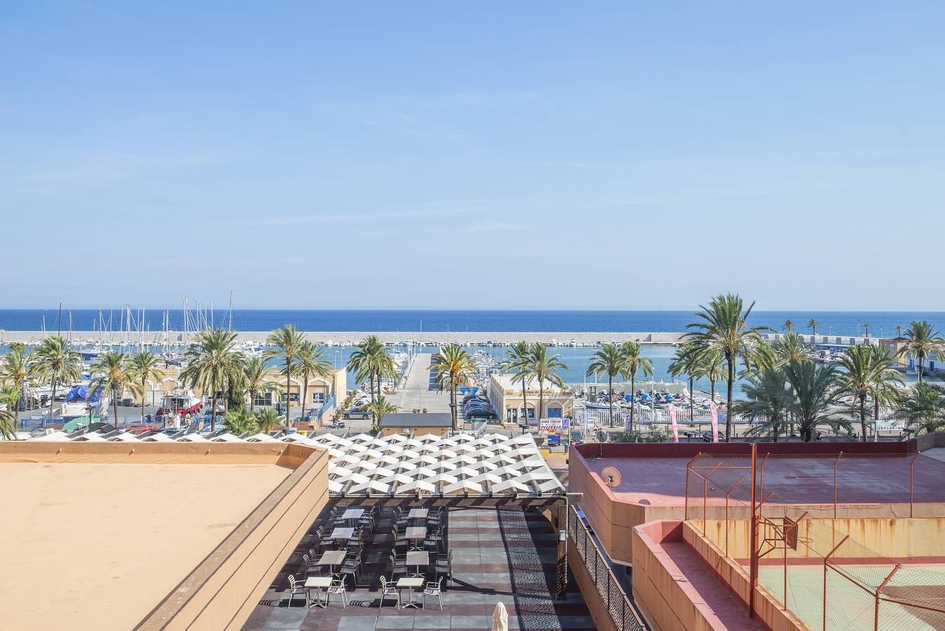 Entire apartment, Marina View Modern Apartment with Sea View, Wi-Fi, A/C & Terrace in Fuengirola Centre, Fuengirola