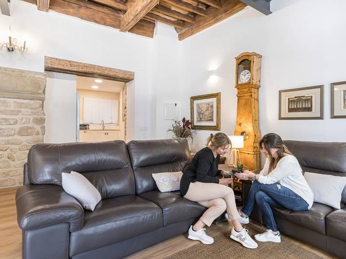 Ganze Wohnung, Ferienwohnung 'Pèndol' mit Balkon, WLAN und Klimaanlage in Solsona, Comarques centrals
