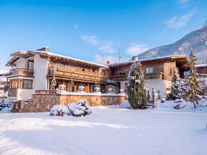Ferienhaus für 38 Personen, mit Balkon und Garten