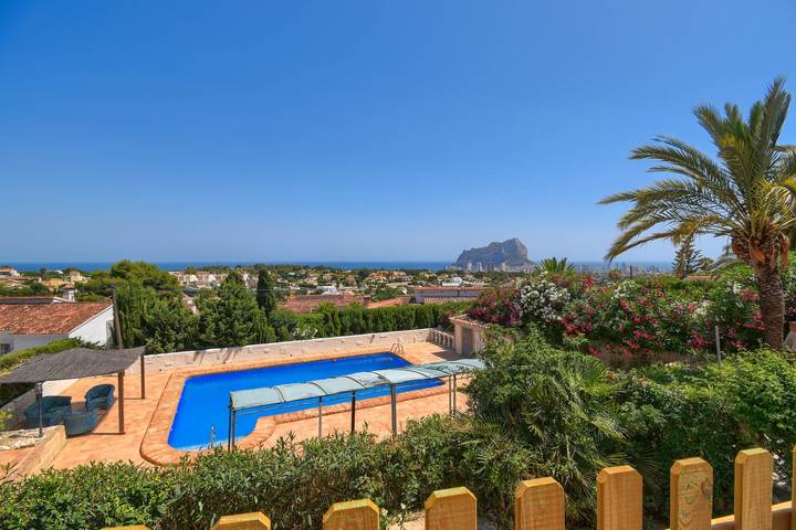 Villa 'La Perla Calpe' con vistas al mar, gran piscina privada y aire acondicionado in Gran Sol, Calpe