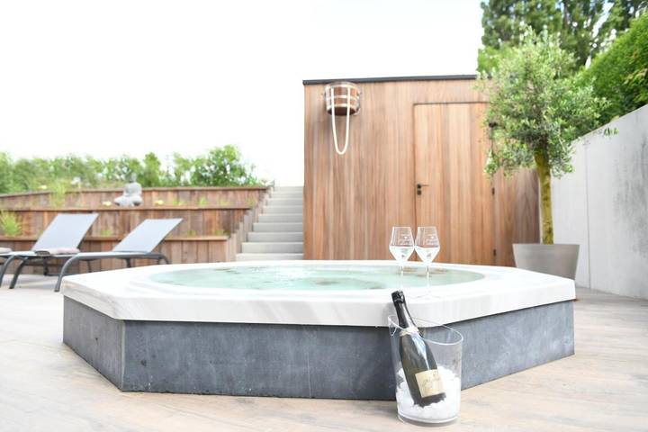 Vakantiepark voor 2 personen, with uitzicht and sauna as well as tuin in Vlaanderen