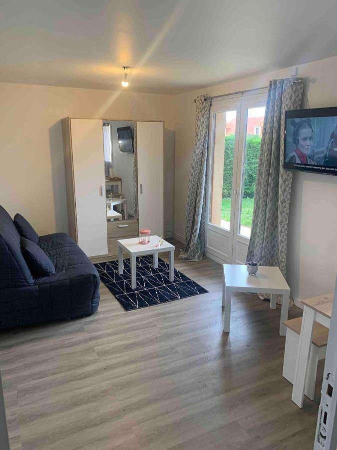 Appartement entier, Studio proche mer avec jardin in Ouistreham, Région de Caen