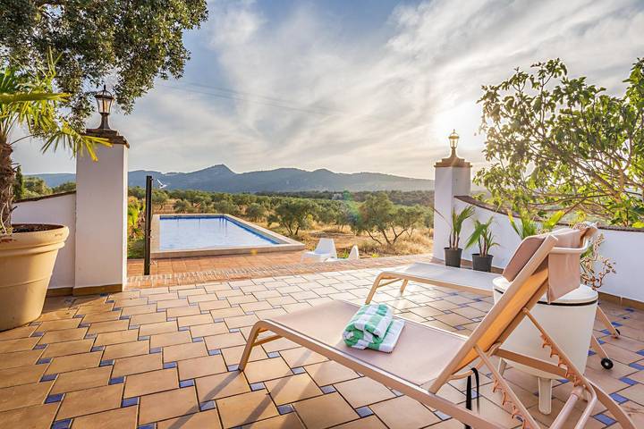 Chalet para 16 personas, con Terraza y Piscina en Serranía de Ronda