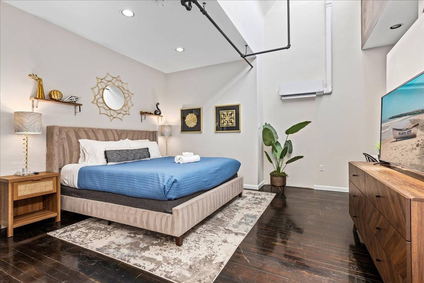Apartamento entero, Sauna   Jacuzzi Tub   Vibrant Loft Near Beach in Atlantic City, Condado de Atlantic