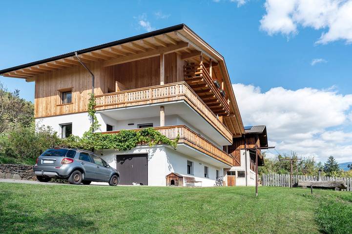 Room 'Oberhemberger Hof Dreier' with Mountain View, Shared Terrace and Wi-Fi in Feldthurns, Dolomiti Superski