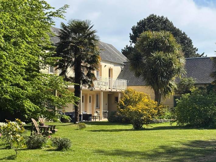 Hôtel pour 2 personnes, avec terrasse et jardin, animaux acceptés à Quettehou