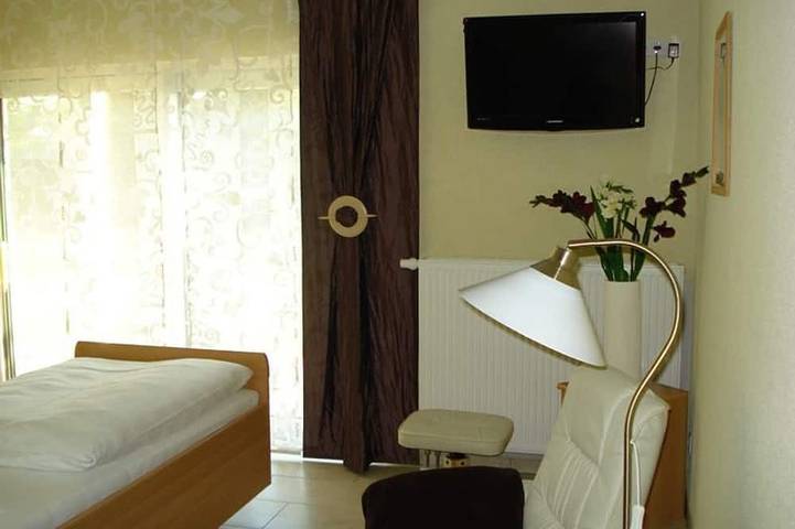 Ferienwohnung für 3 Personen, mit Garten und Terrasse sowie Sauna und Pool, mit Haustier in Märkische Heide - 2